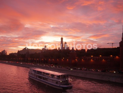 Кремль на закате с подсветкой - фото №26