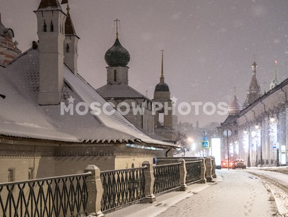 Улица Варварка в снегу - фото №592