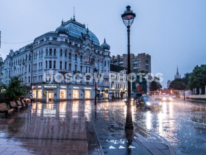Площадь Никитских ворот в дождь - фото №678